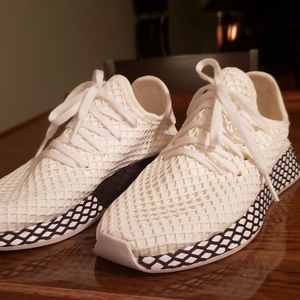 Adidas Deerupt shoes